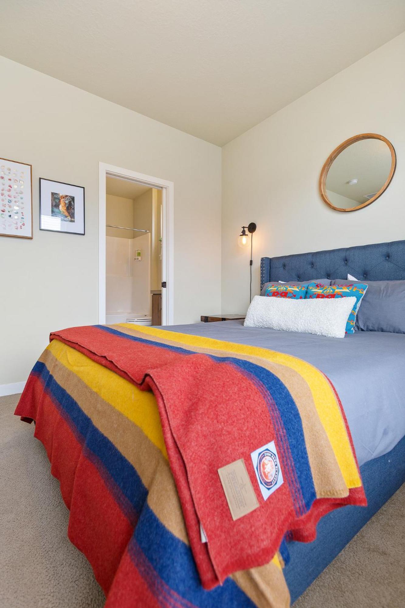 유진 The Pendleton - Walkable - Arcade Loft - Modern- Light & Bright 빌라 외부 사진