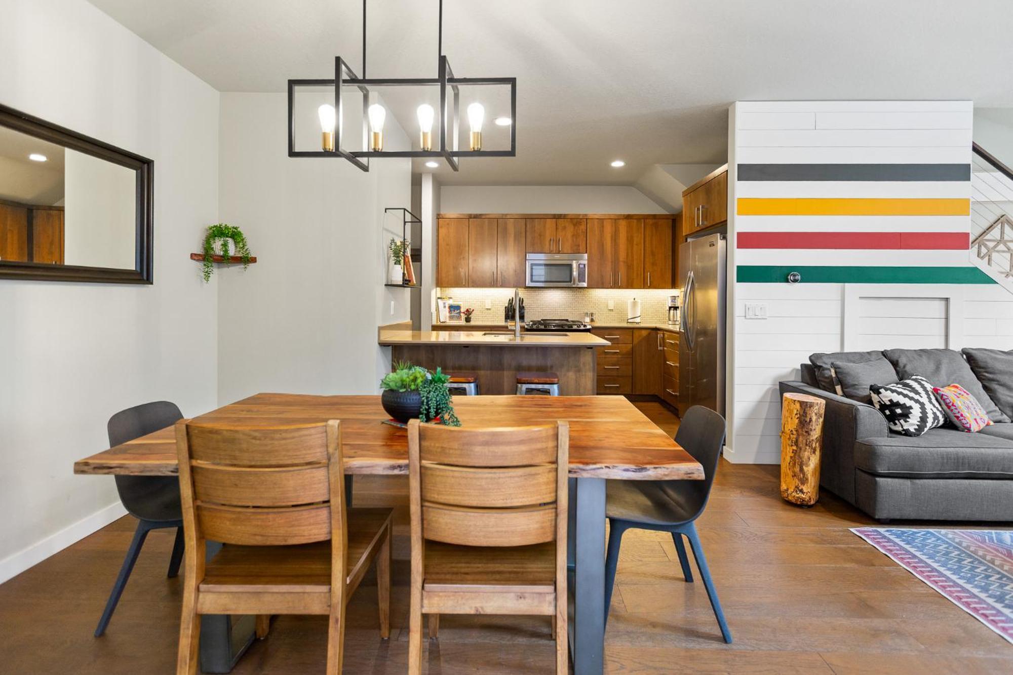 유진 The Pendleton - Walkable - Arcade Loft - Modern- Light & Bright 빌라 외부 사진